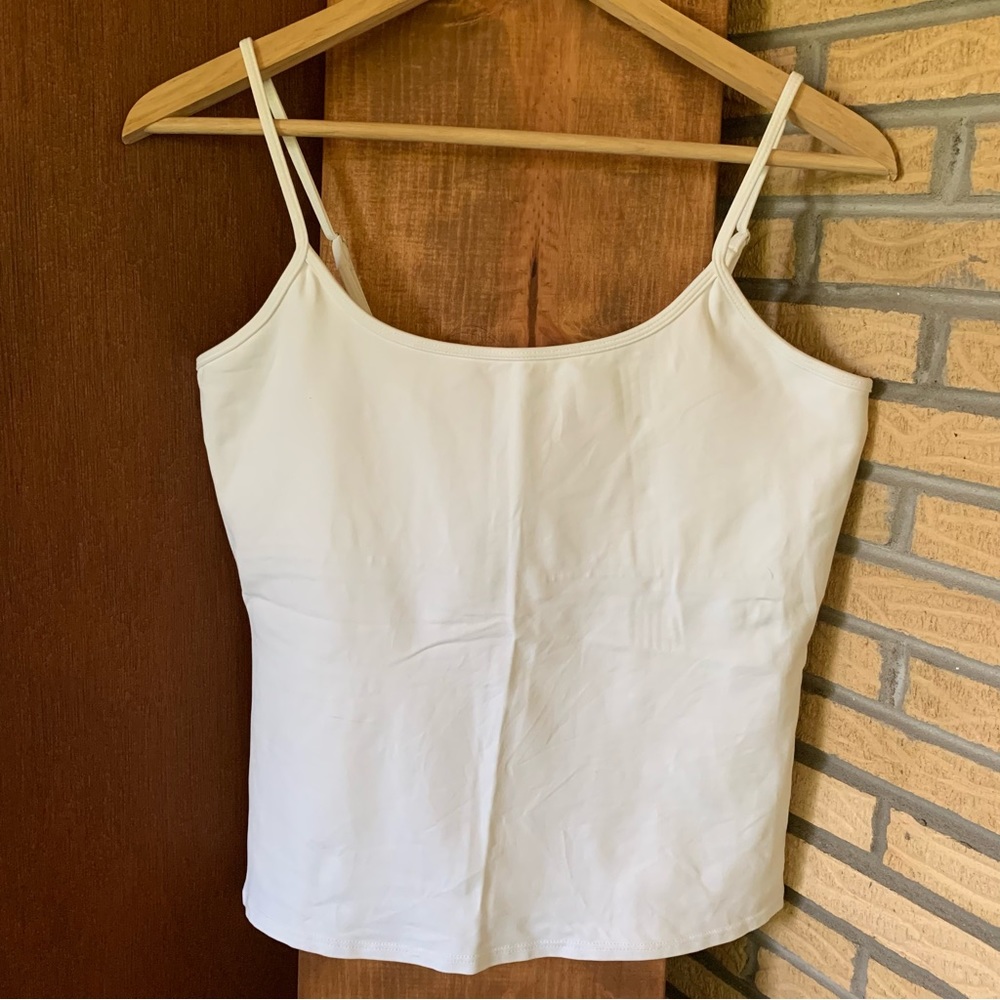 White House | Black Market tank